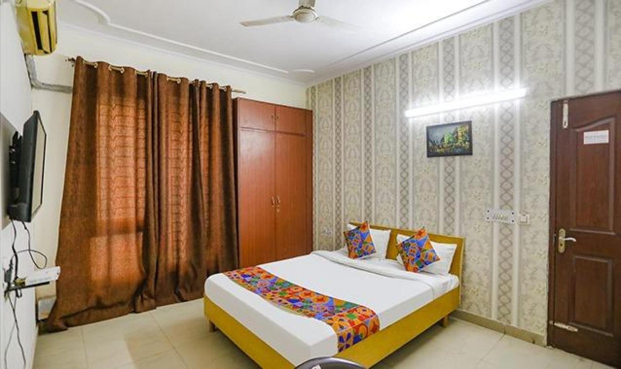 Fabexpress Ap International Hotel Noida Kültér fotó